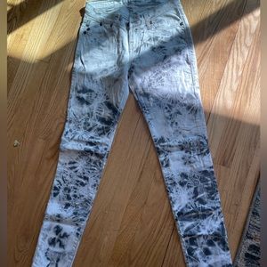 White with black rock and republic size 4 slim ankle jeans. cute! 30” inseam